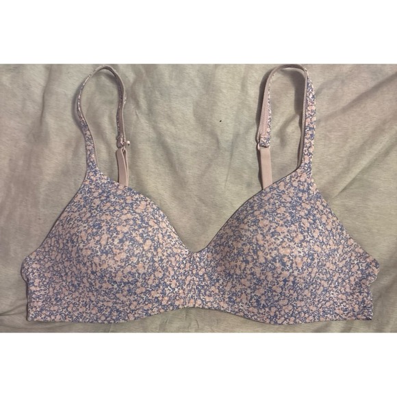 Hanes Other - Hanes Pastel Floral Ultimate T-Shirt Soft Contour Wirefree Bra, 34B